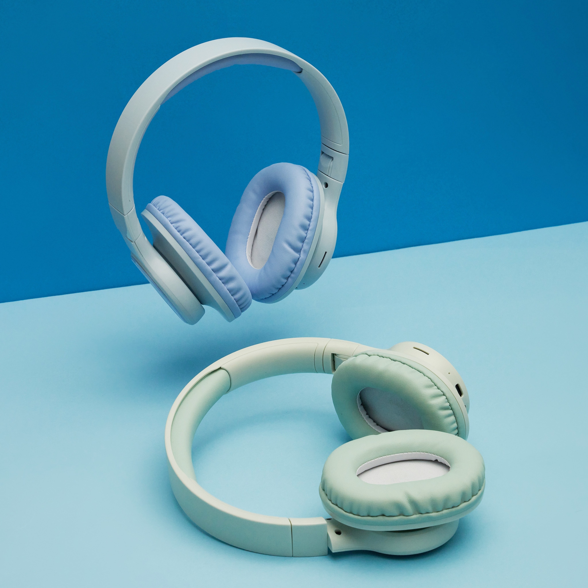 Wireless Foldable Over-Ear Headphones