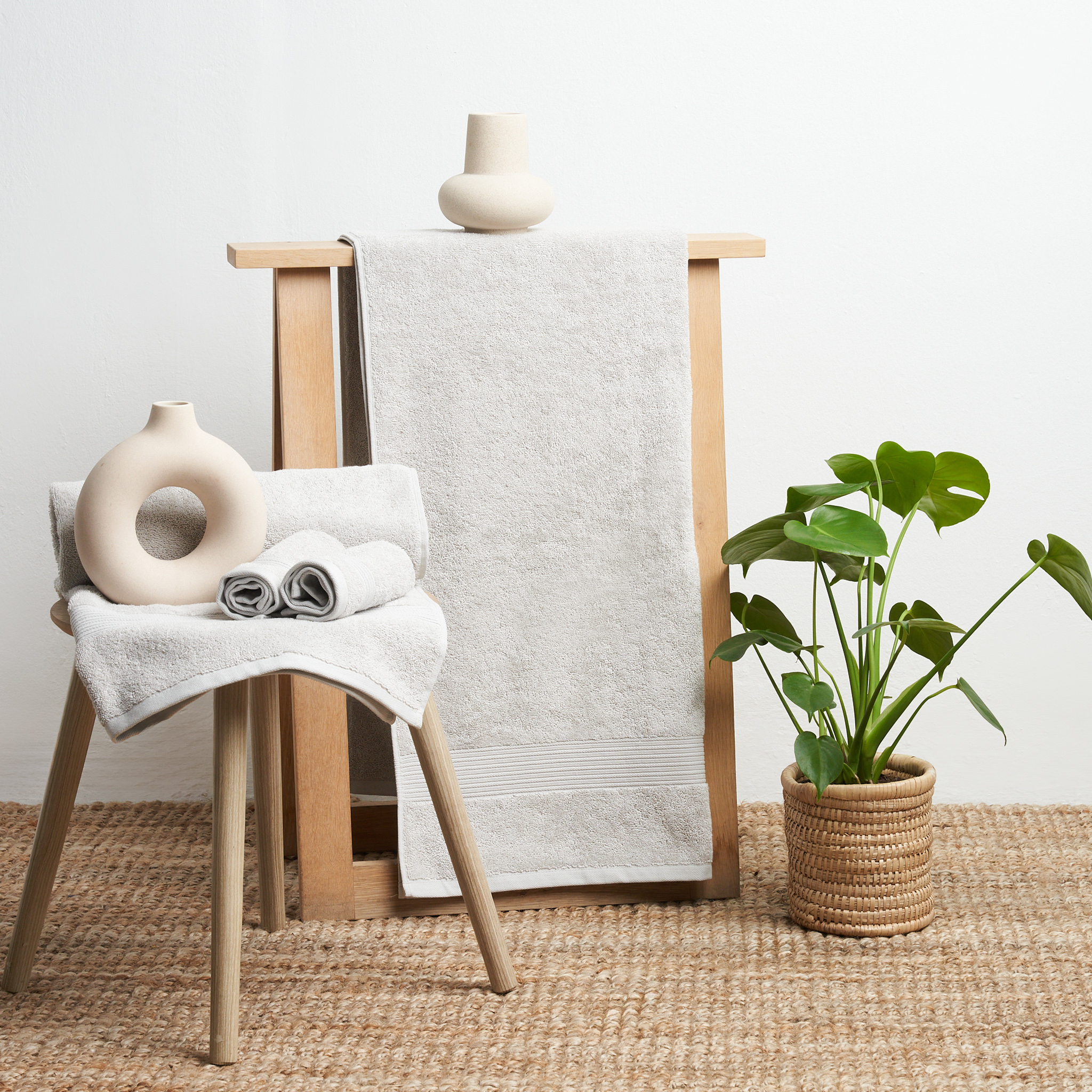 Solid Stripe Silver Grey - Only Towel Set included