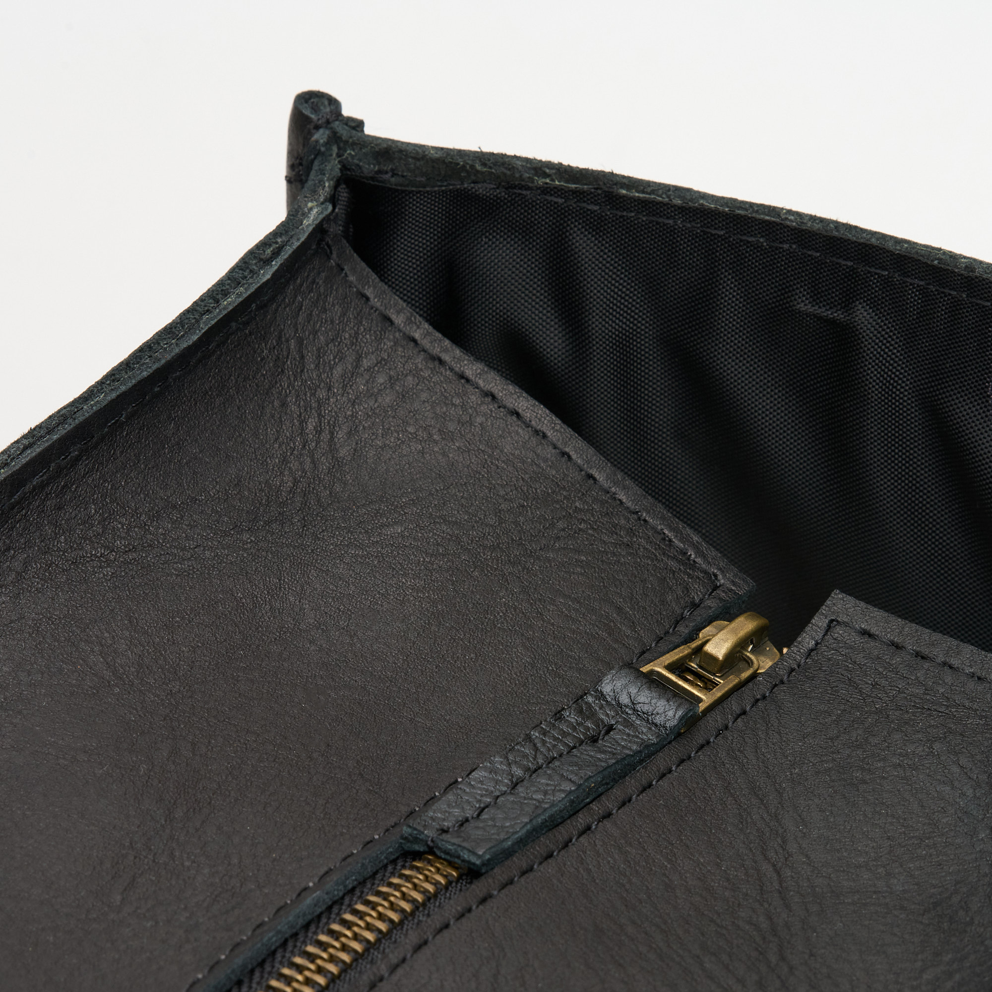 36% off on Genuine Leather Structured Mia Bag | OneDayOnly
