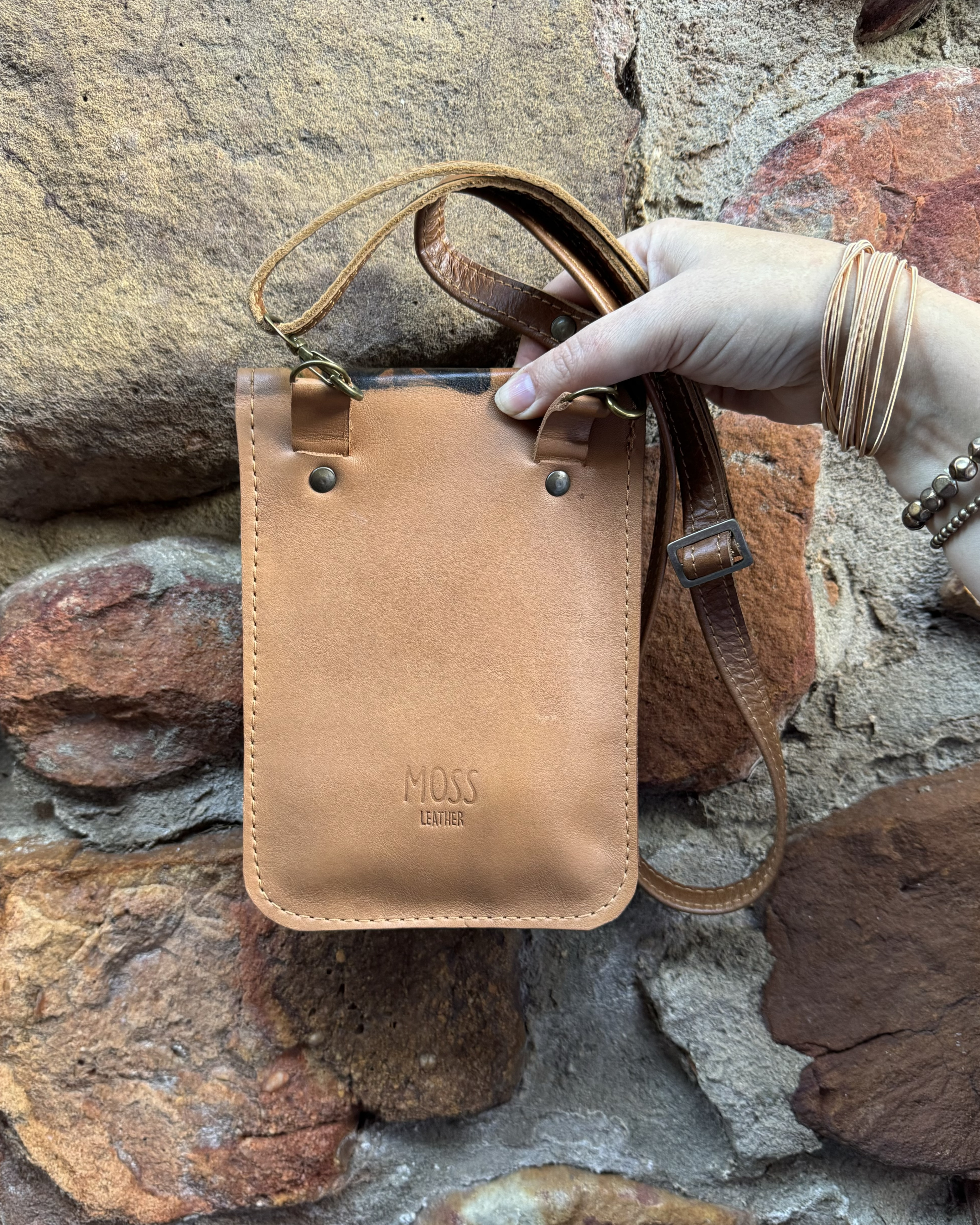 25% off on Moss Leather Leather Essential Bag | OneDayOnly