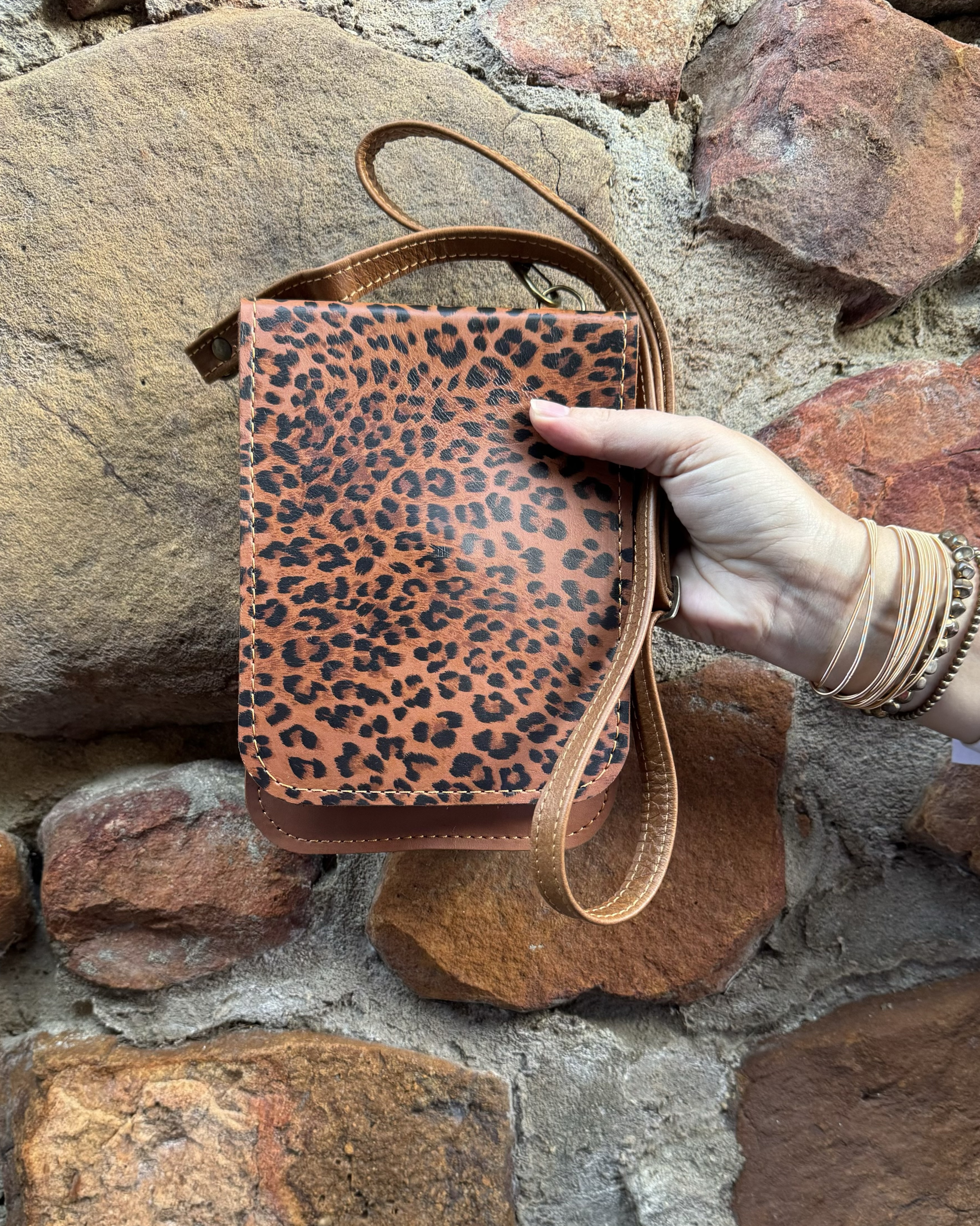 25% off on Moss Leather Leather Essential Bag | OneDayOnly