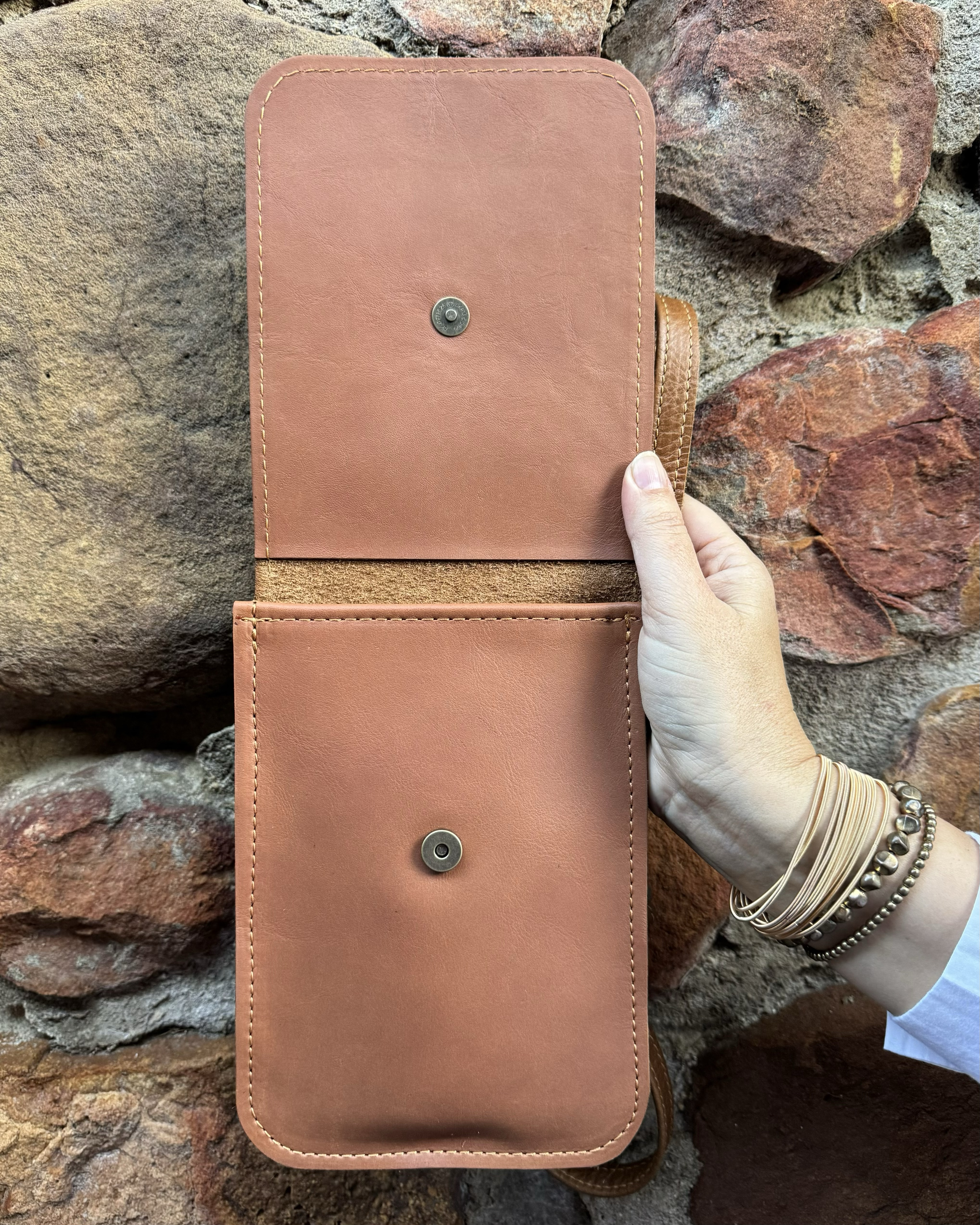 25% off on Moss Leather Leather Essential Bag | OneDayOnly
