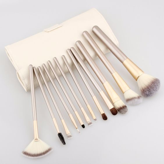 12-Piece Set with Cream Purse
