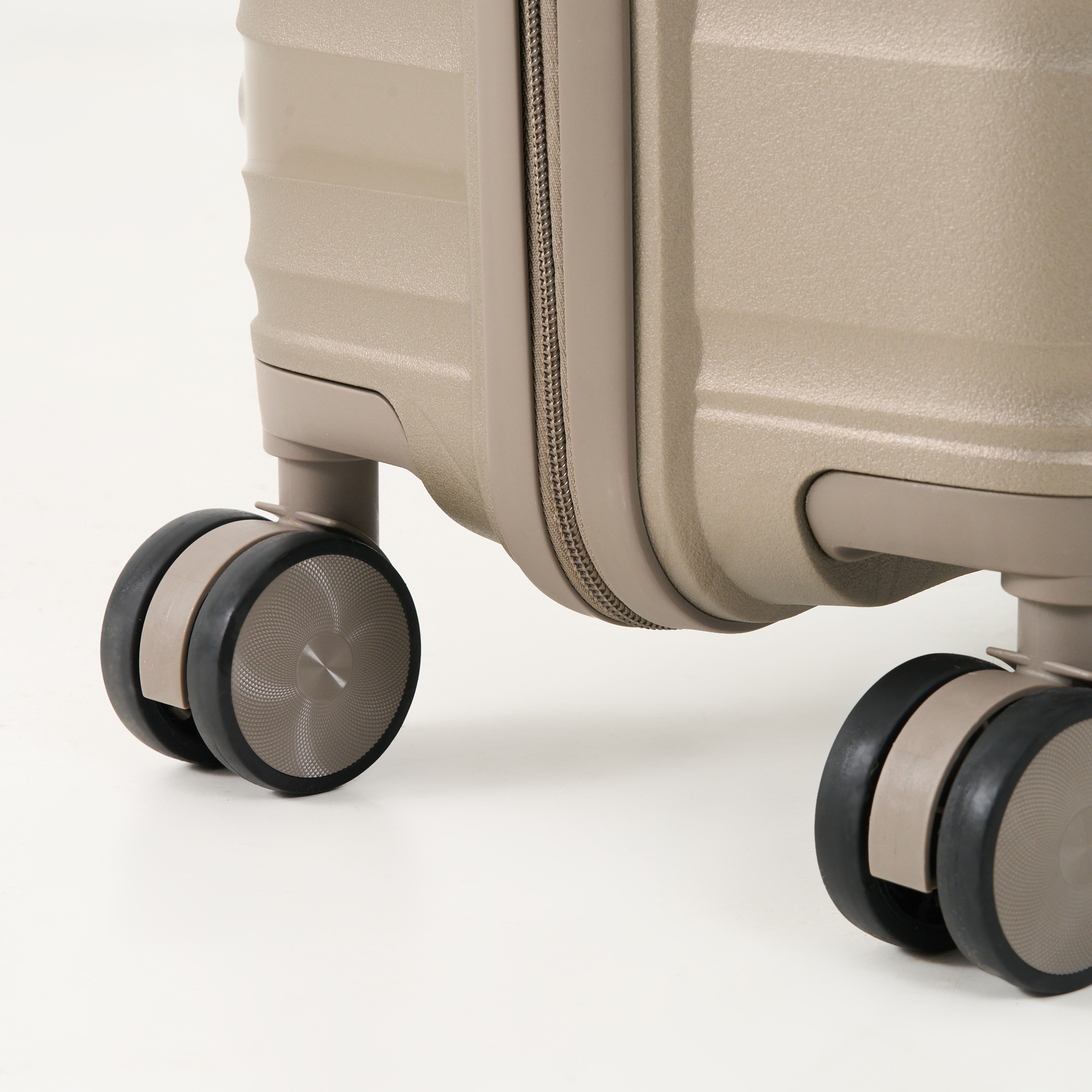 49% off on 3 or 4-Piece Hard Shell Luggage Set | OneDayOnly