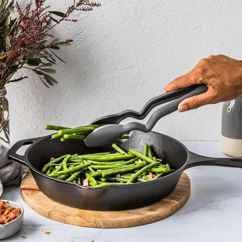 Kitchen or Barbeque Clongs Tongs