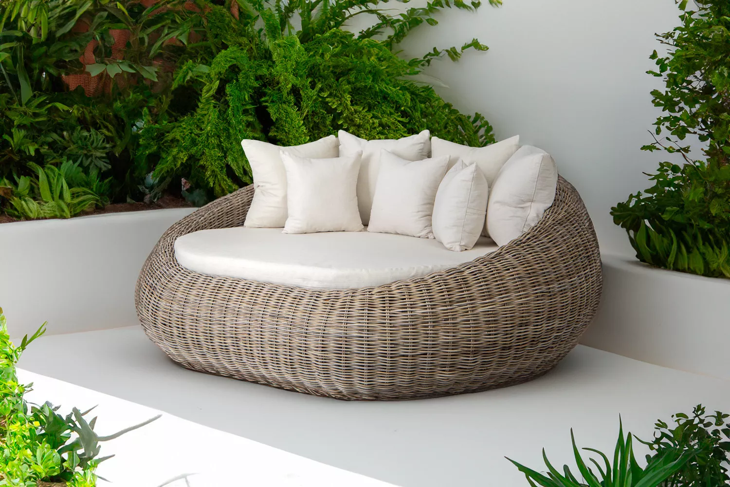 Patio Furniture Lotus Wicker Daybed Loccus Outdoor Patio Wicker