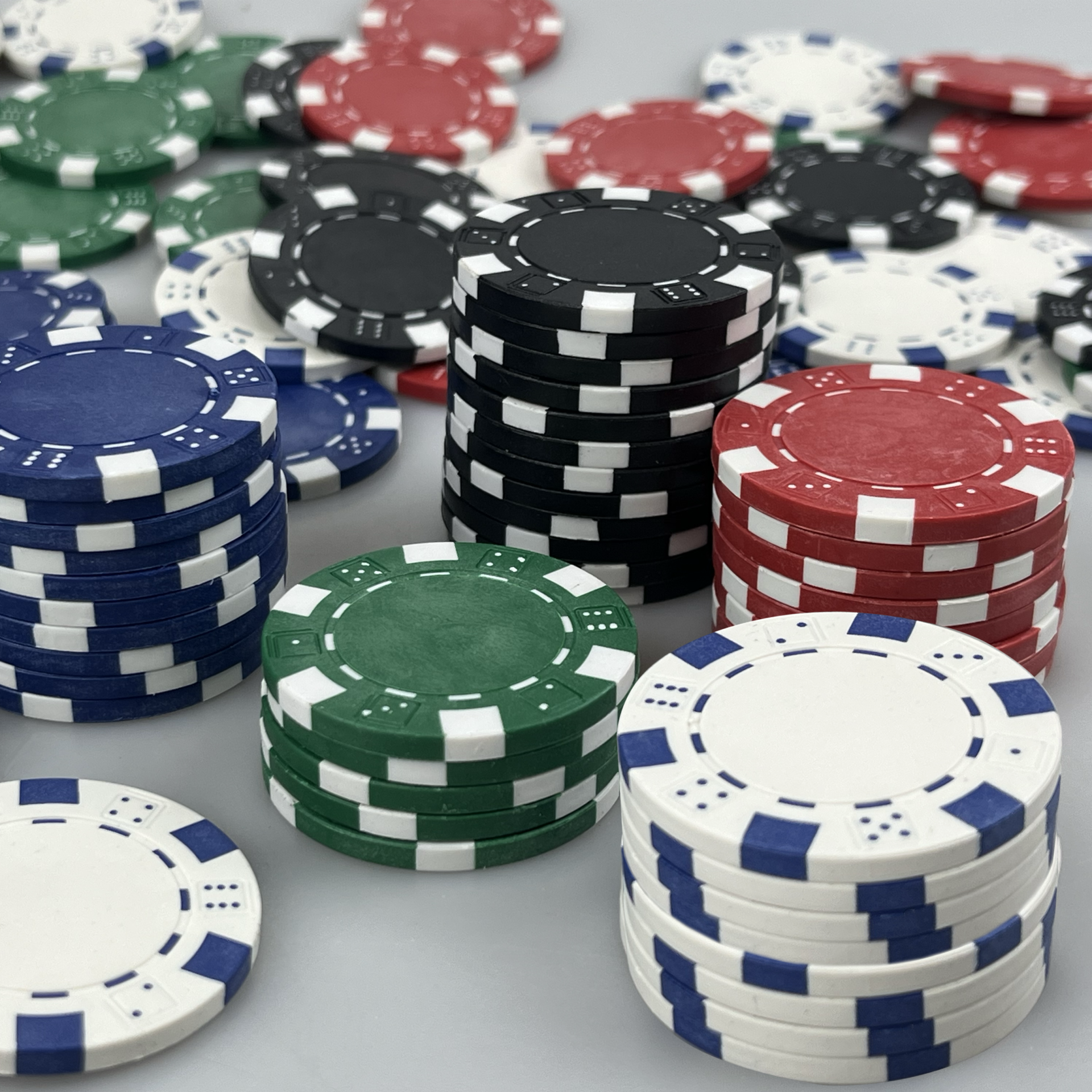 22% off on Smart Thinking 500-Piece Poker Set | OneDayOnly