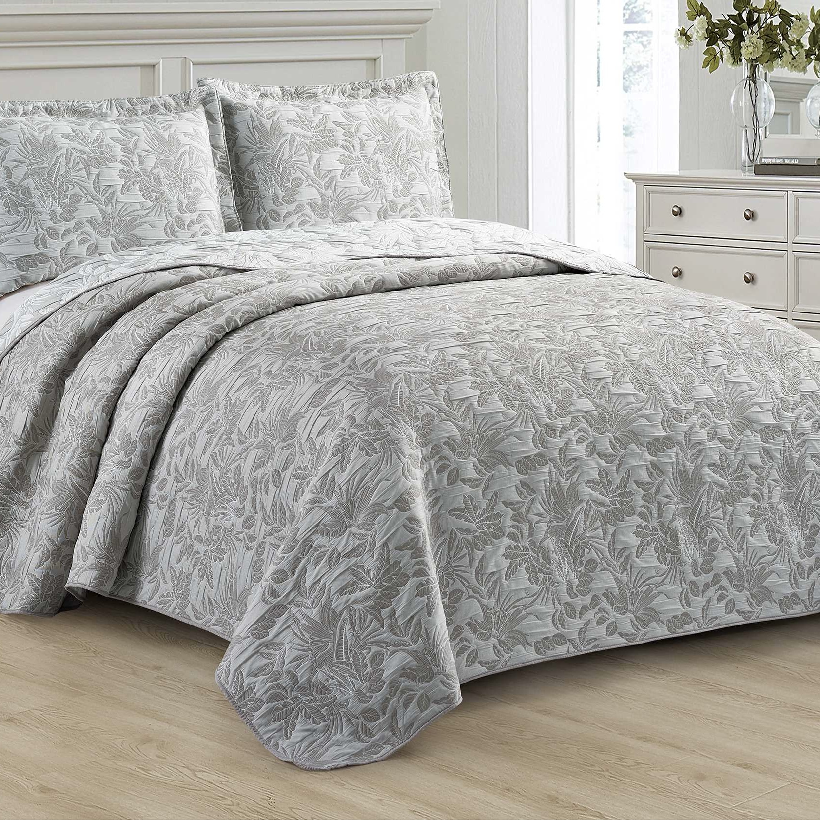 Luxurious Jacquard Bedspread with Pillowcases