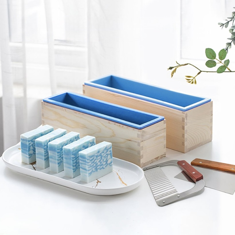 2-Piece Rectangular Silicone and Wood Soap Molds with Cutter
