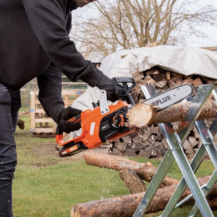 20V Chainsaw With Battery And Charger