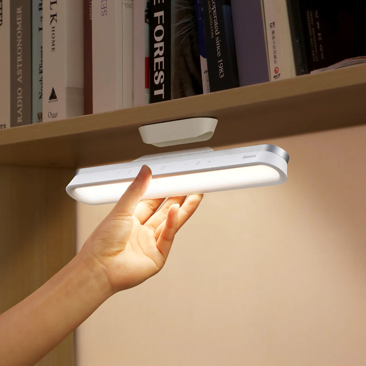 Pro Magnetic Stepless Dimming Charging Desk Lamp