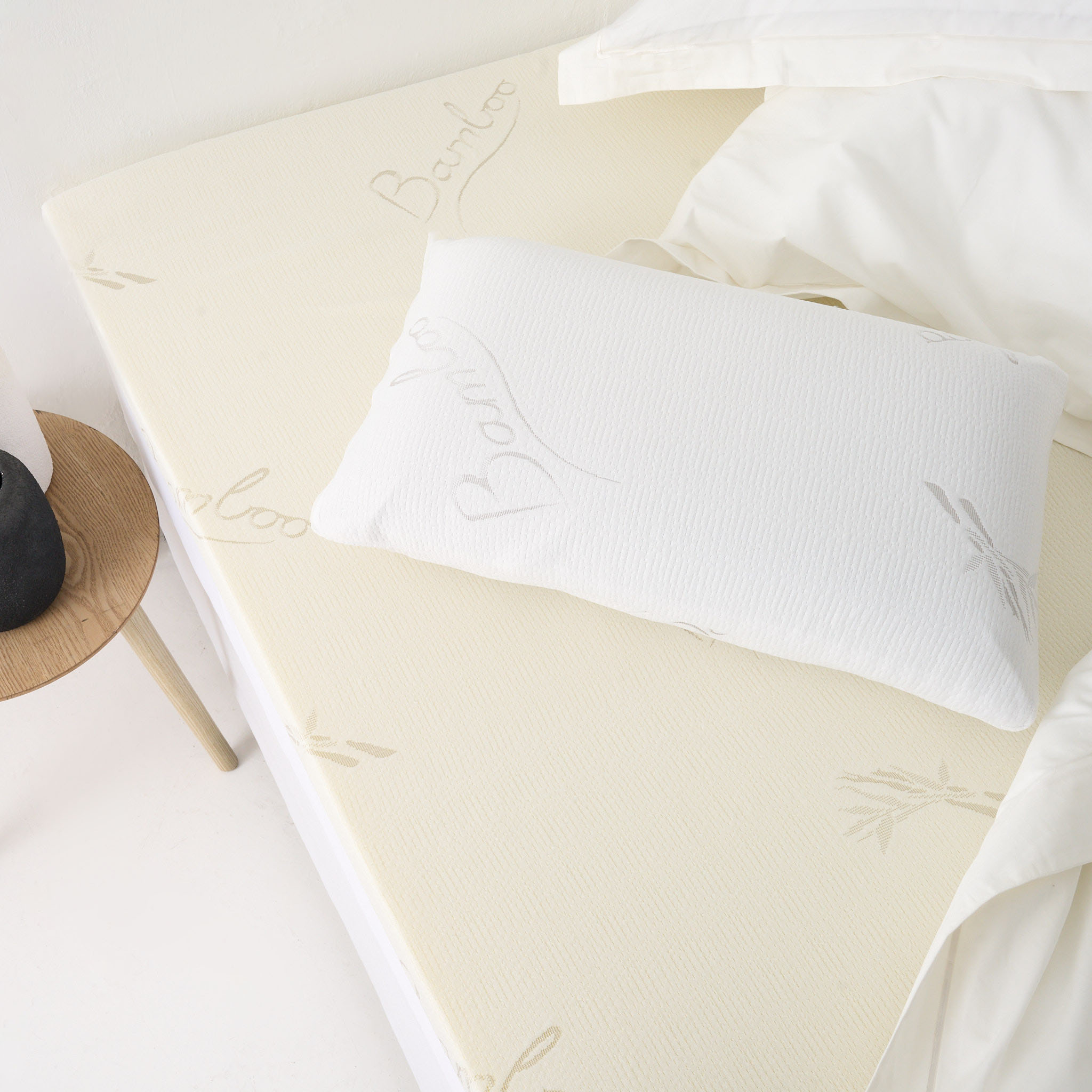 5cm Copper Gel Memory Foam Topper with 2x Memory Foam Pillows