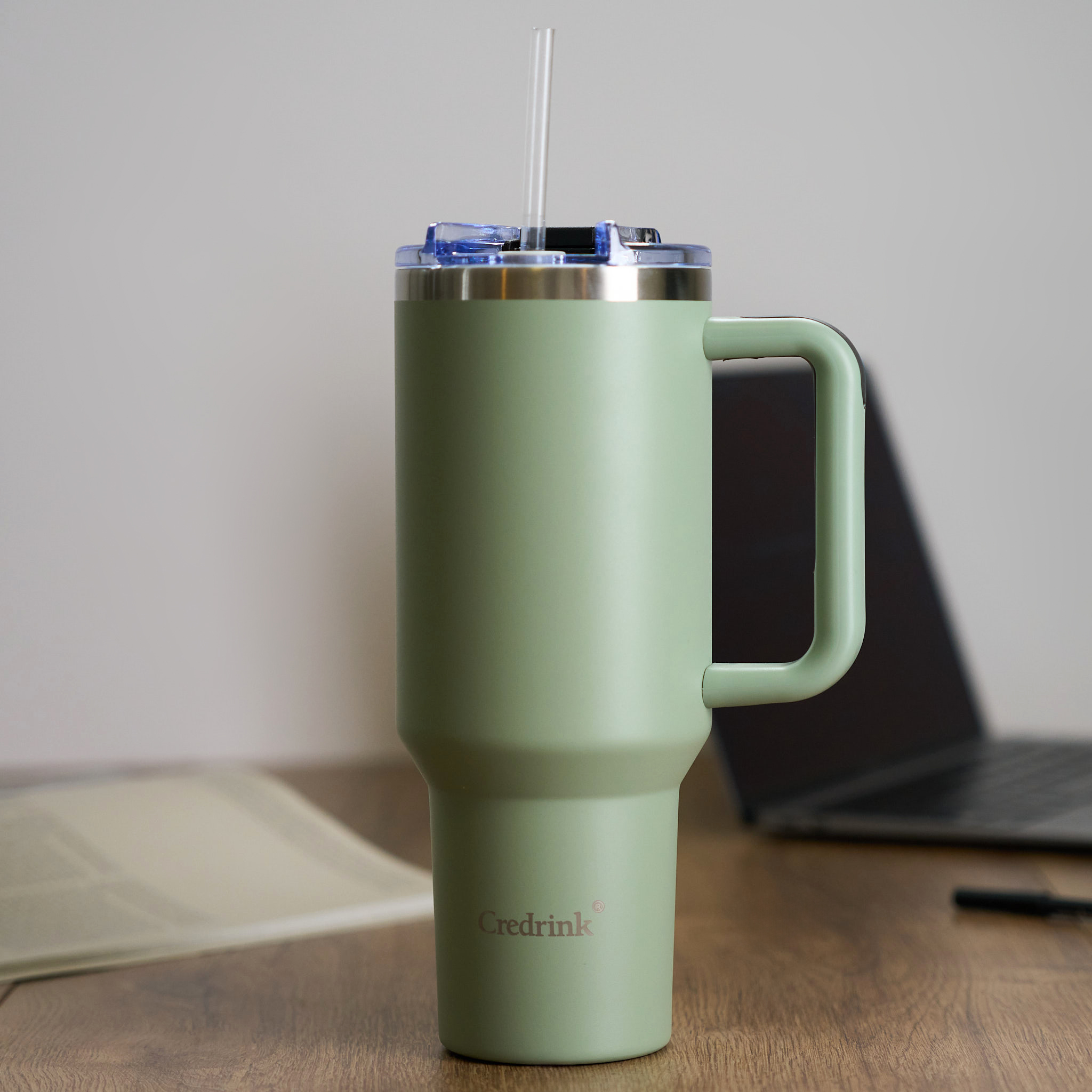 92% off on Credrink 1.2L Travel Mug with Straw | OneDayOnly
