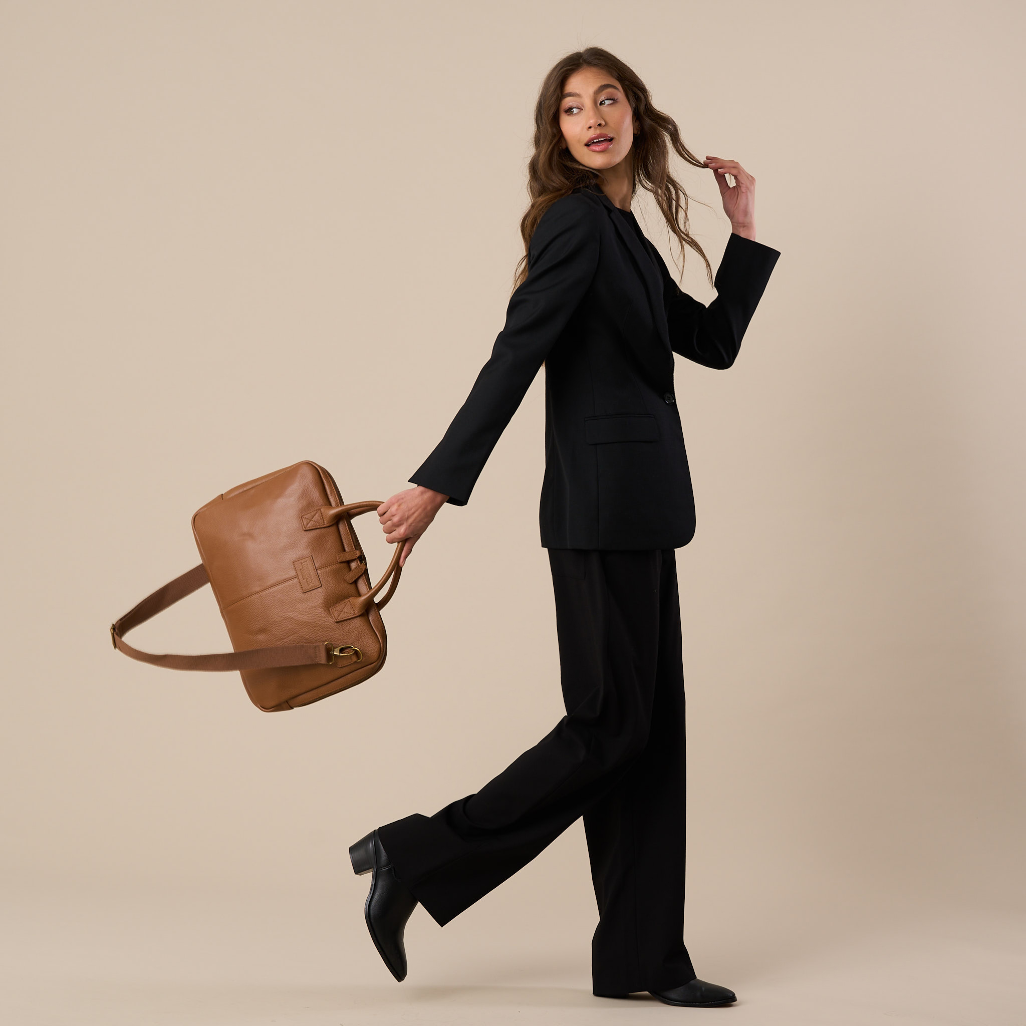 44% off on Woodstock Leather Leather Laptop Bag | OneDayOnly