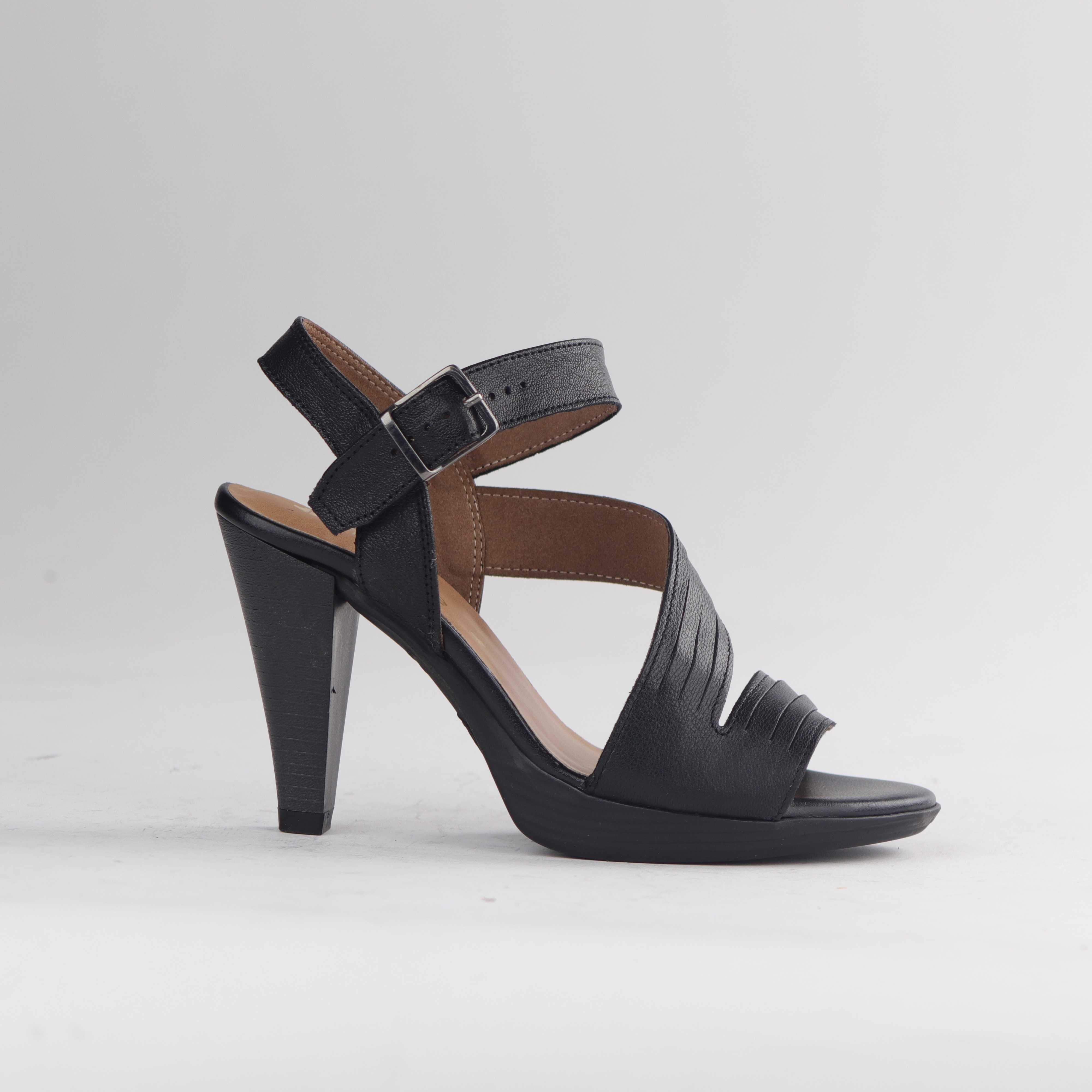 33% off on Froggie Ladies Leather High Heels | OneDayOnly