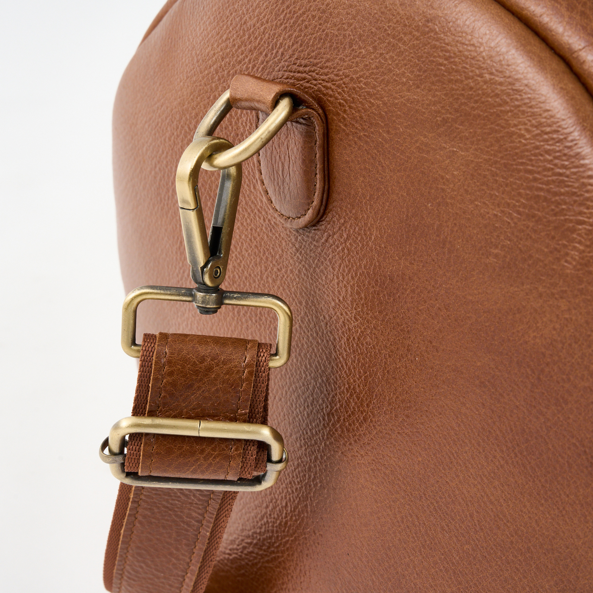 70% off on Genuine Leather Brooklyn Duffel Bag | OneDayOnly