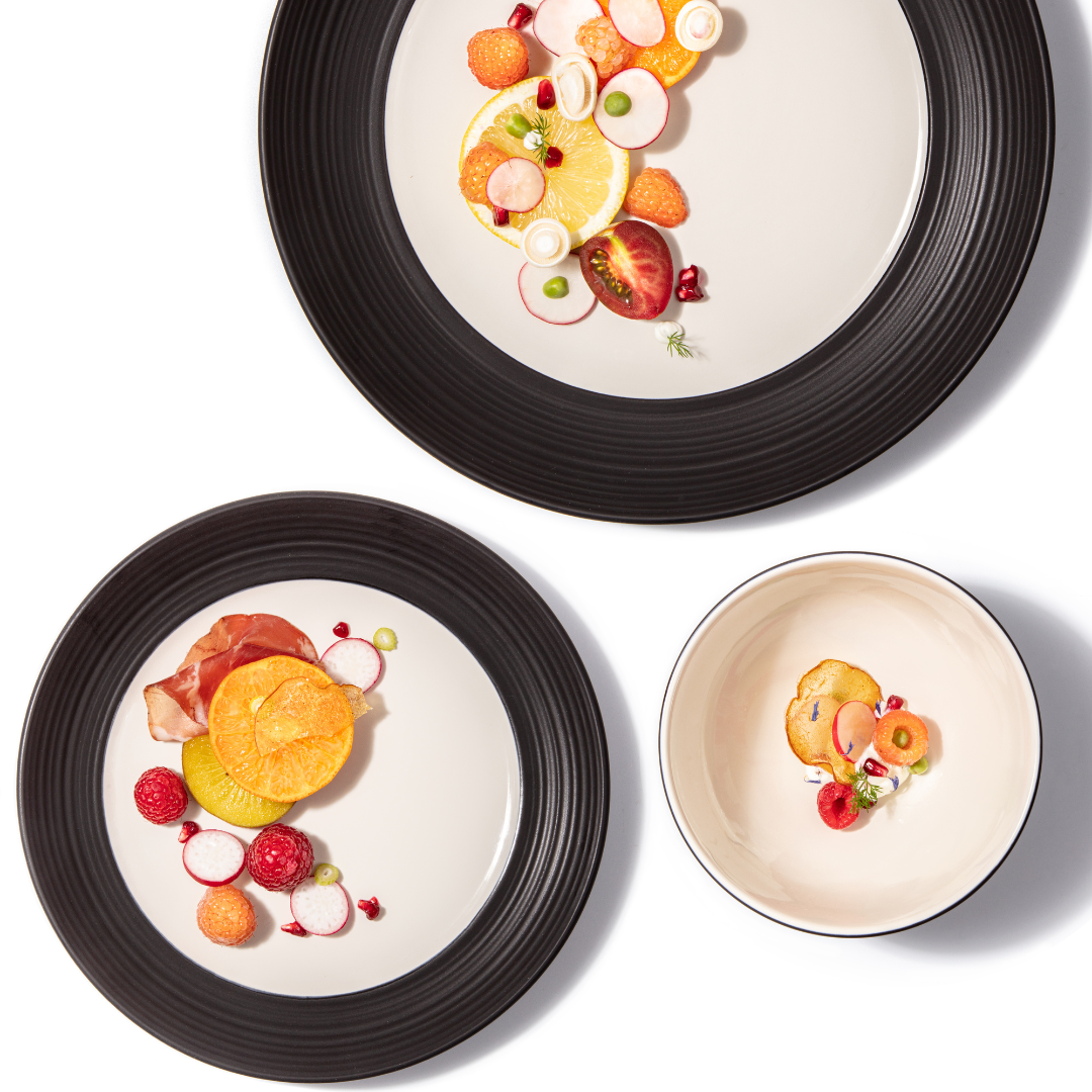 4x BlancNoir Dinner Plates