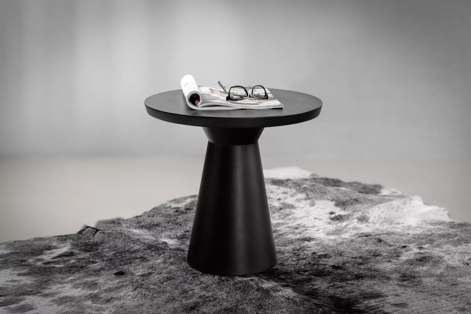 42% off on Zelma Concrete Side Table | OneDayOnly