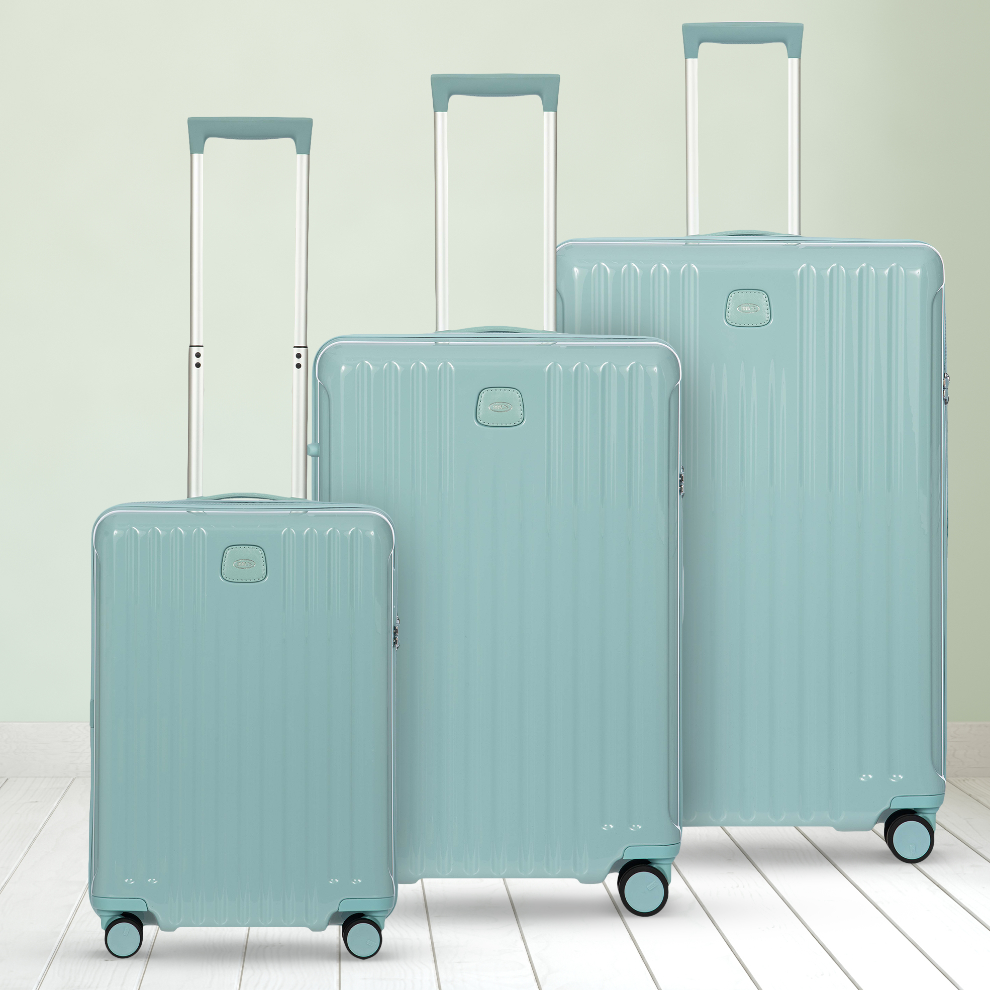 Positano Expandable Spinner Suitcase with TSA Locks