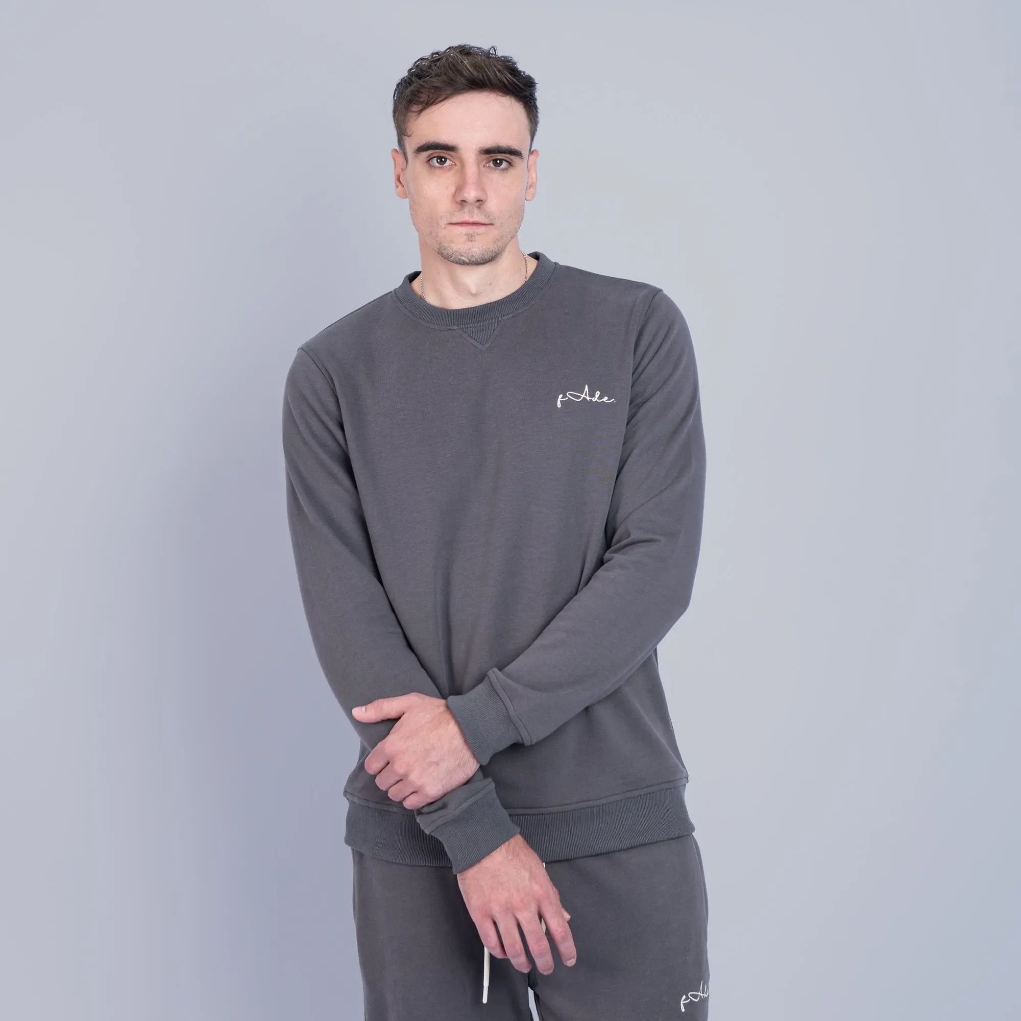 Men's Signature Slim Sweatshirt