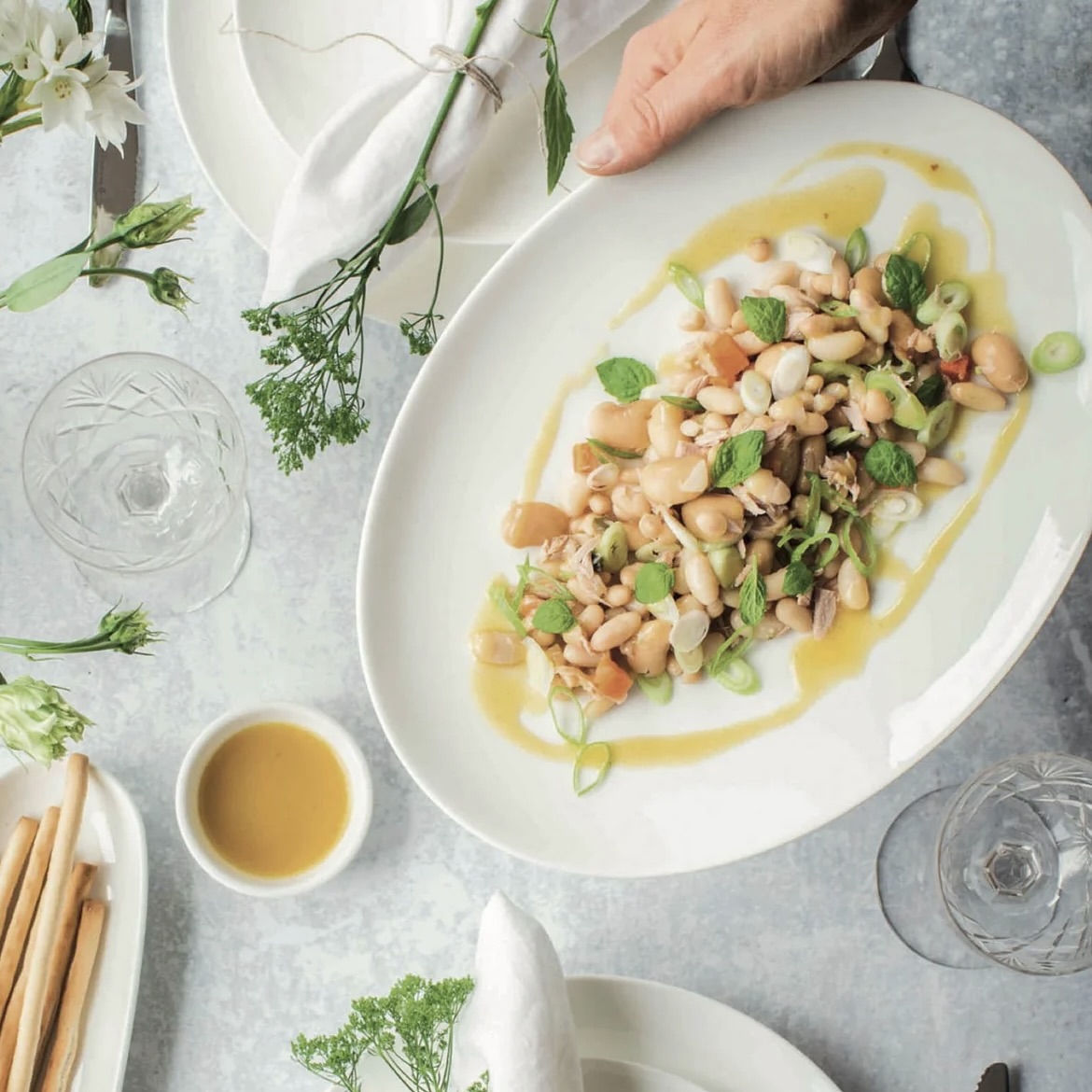 6x White Basics Oval Plates