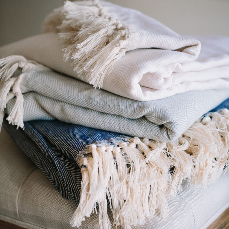 220 x 240cm 100% Turkish Cotton Herringbone Throw