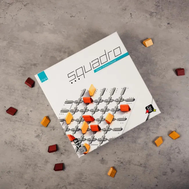 Two-player Abstract Board Game