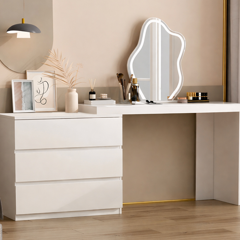 Luxurious Dressing Table With Mirror