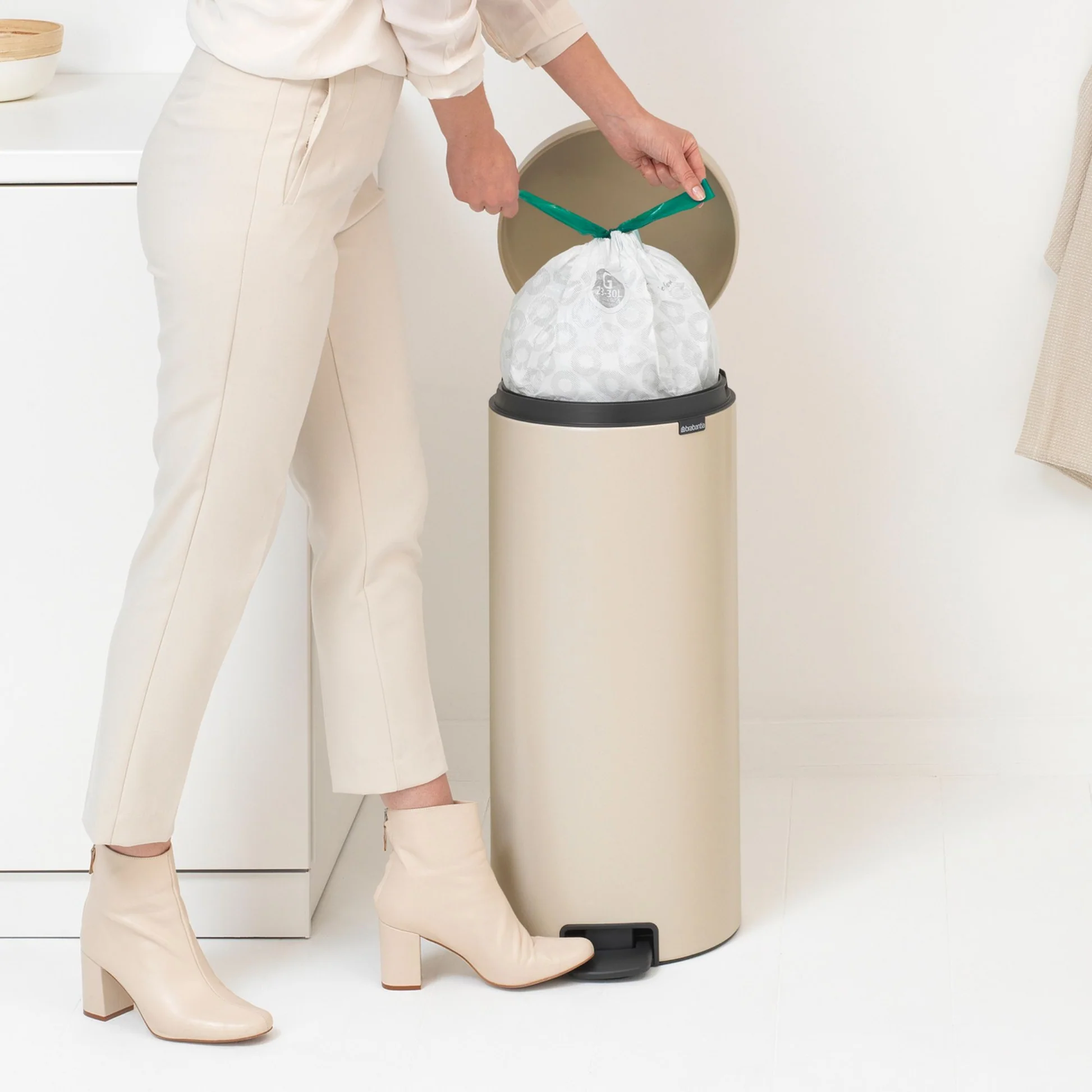 30L Soft Beige Newicon Pedal Bin