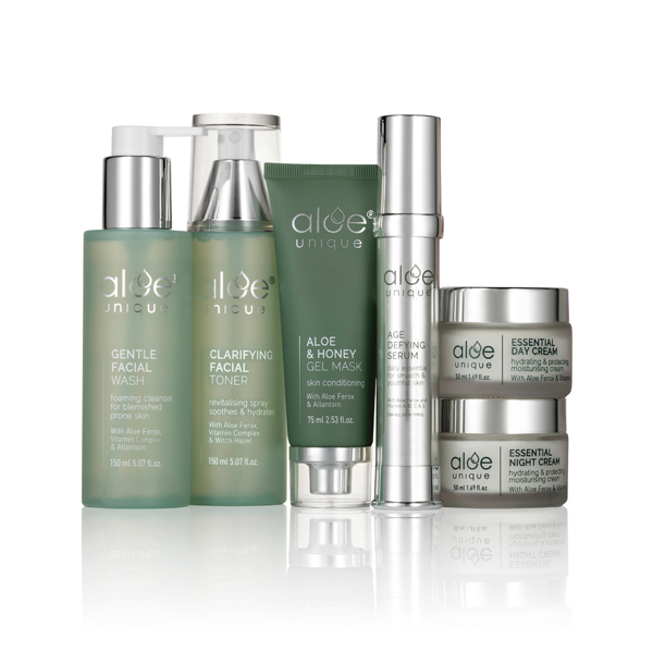 40% off on Aloe Unique Combination Skincare Set | OneDayOnly