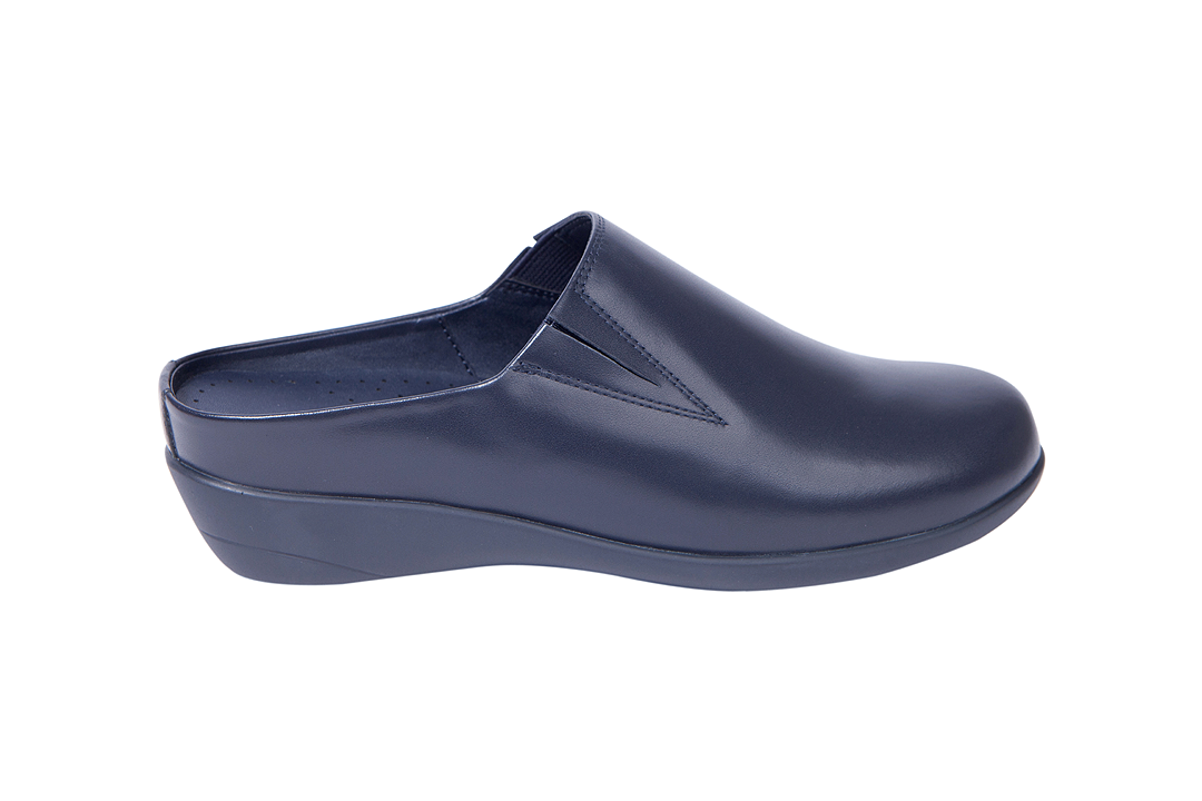 20% off on Green Cross Ladies Leather Clogs | OneDayOnly