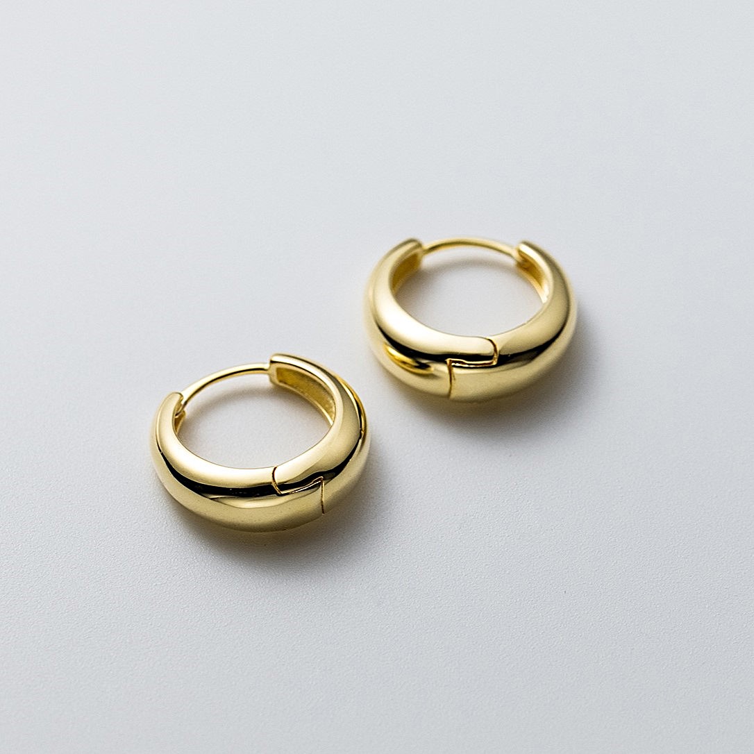 Silver or 18k Gold-Plated Vera Huggies Earrings