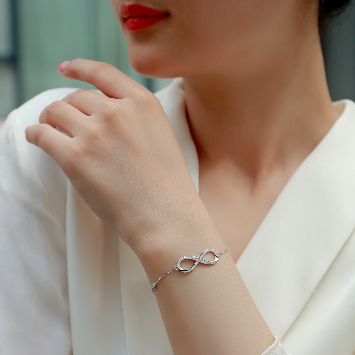 925 Sterling Silver 0.2ct Moissanite Amore Eterno Infinity Bracelet