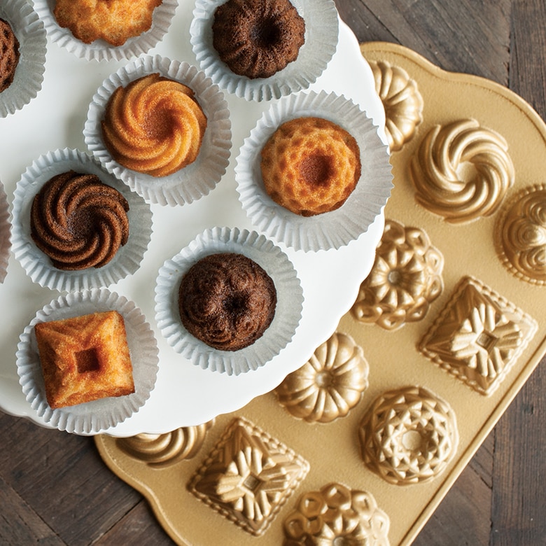 Mini Bundt Charms Pan