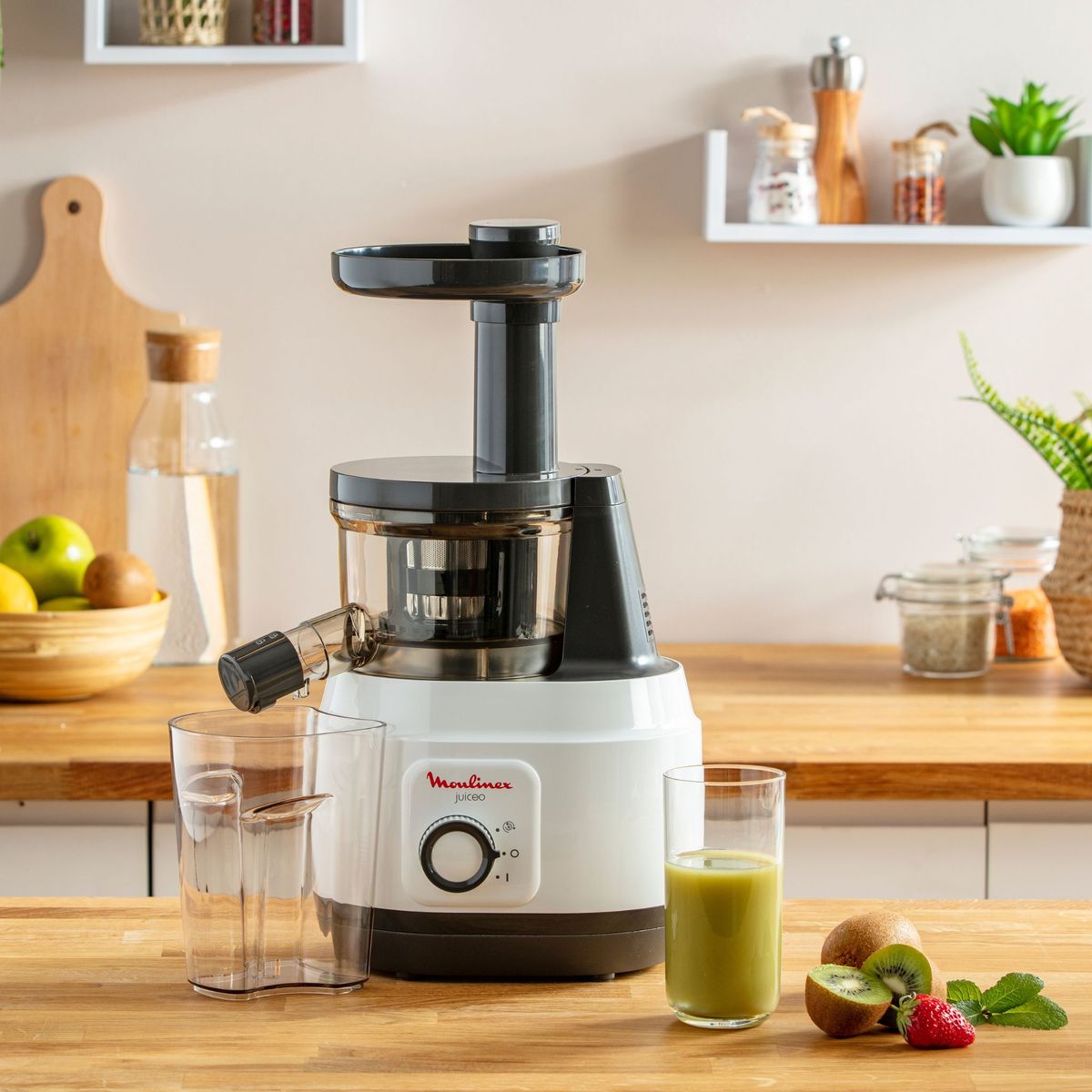 150W Juiceo Slow Juicer