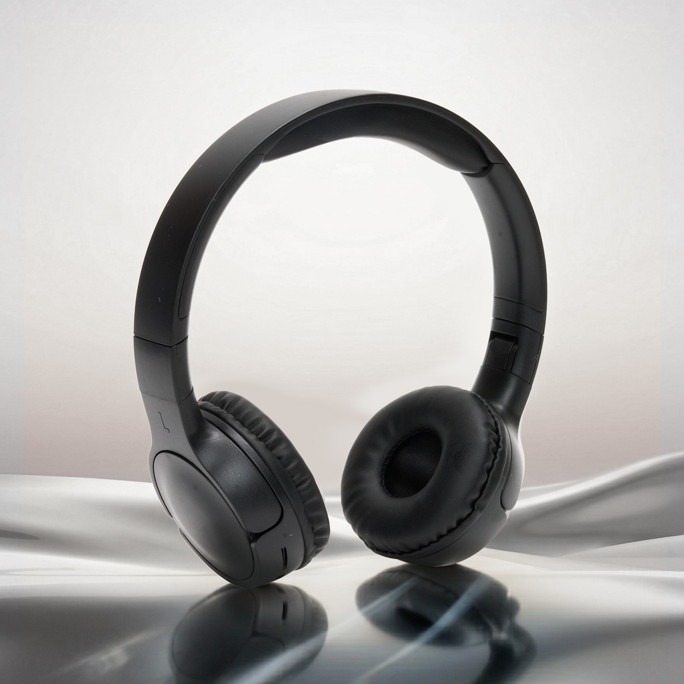 Wireless Pure Bass Headphones