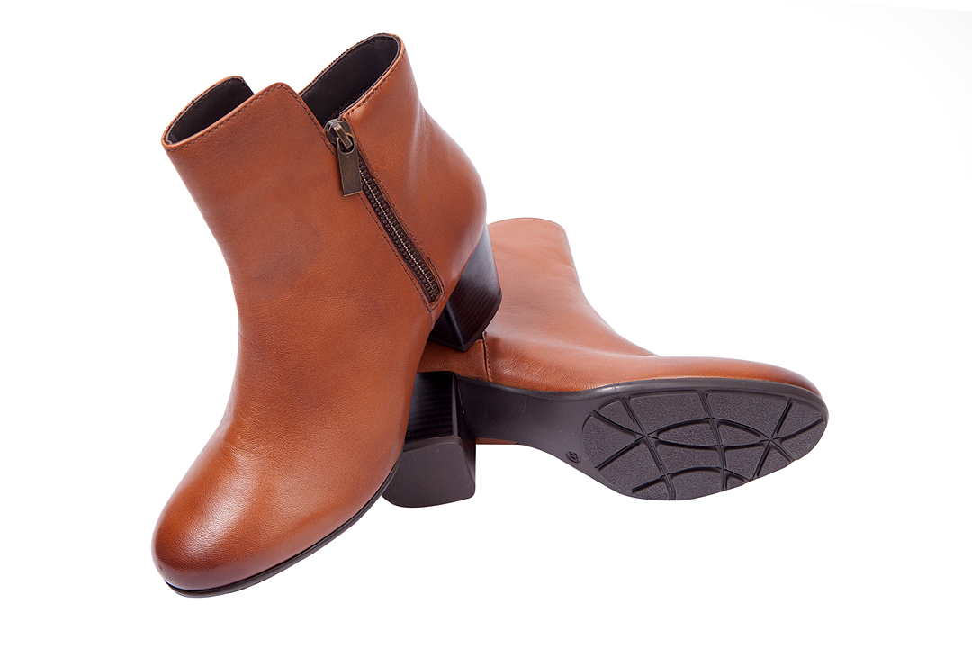 25% off on Ladies Leather Zip Ankle Boots | OneDayOnly