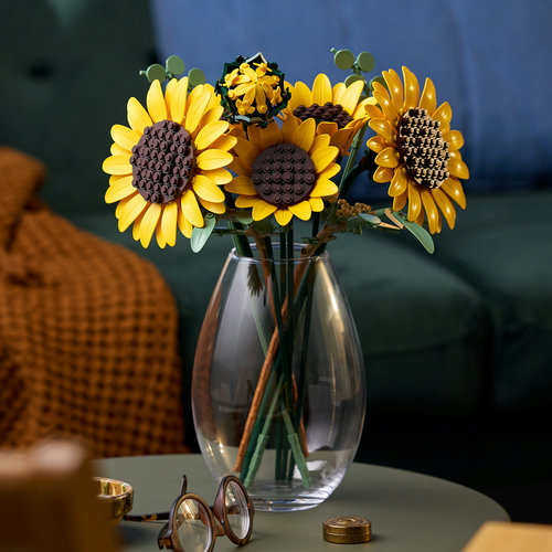 686-Piece Botanicals Sunflower Bouquet