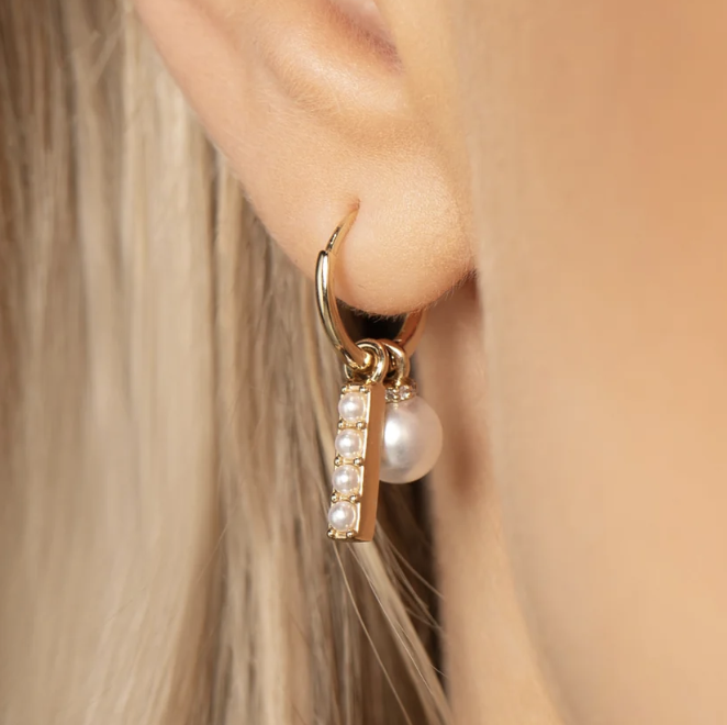 Pearl Essence Connection Earrings