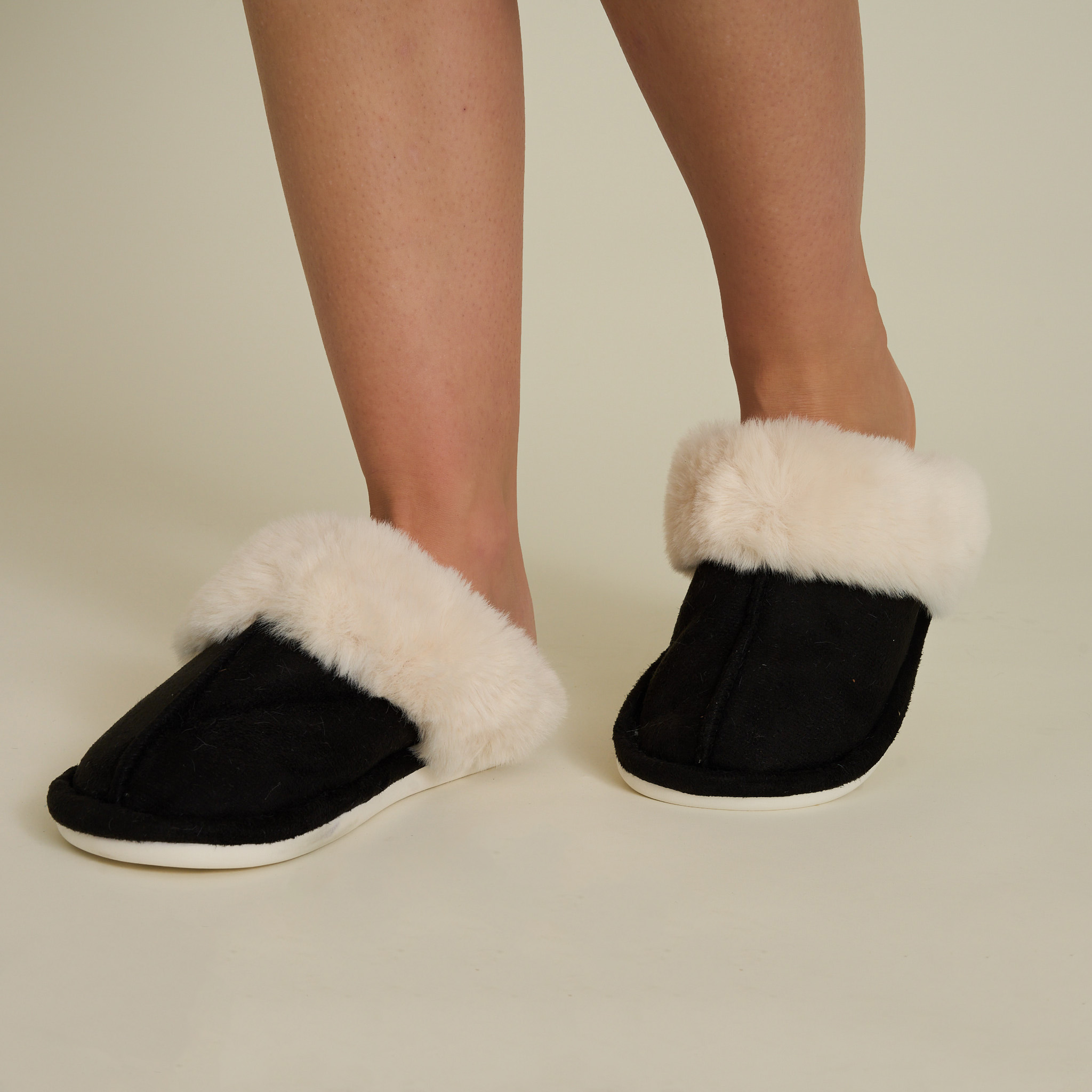 40% off on Ladies Faux Fur Lined Mule Slippers | OneDayOnly
