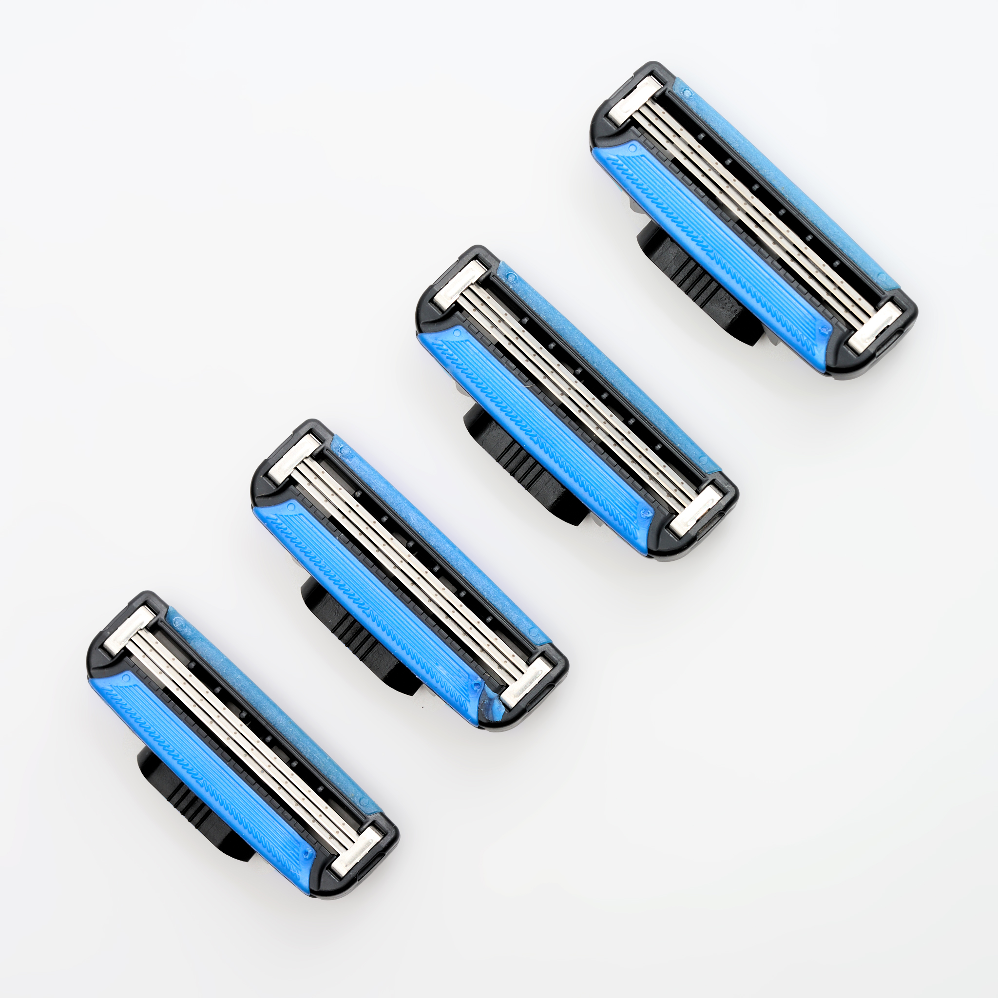 70% off on 8 or 16x Gillette Compatible Blades | OneDayOnly