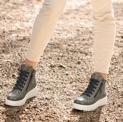 Ladies Genuine Leather Sage Boots
