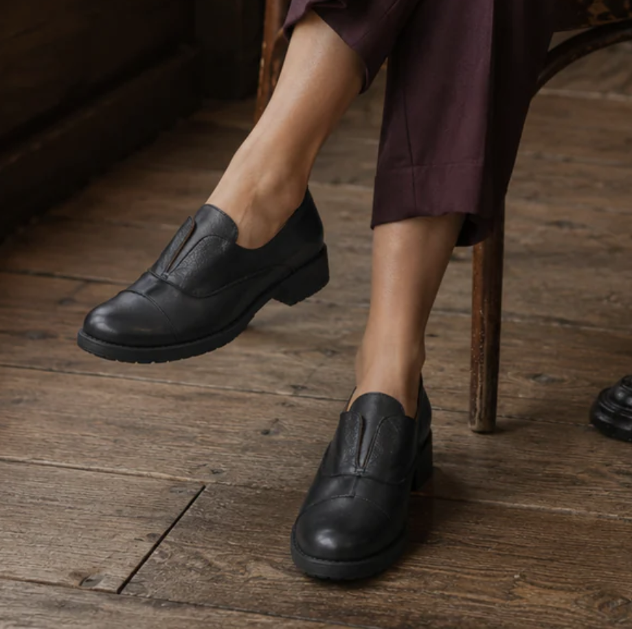 Ladies Genuine Leather Scout Shoes