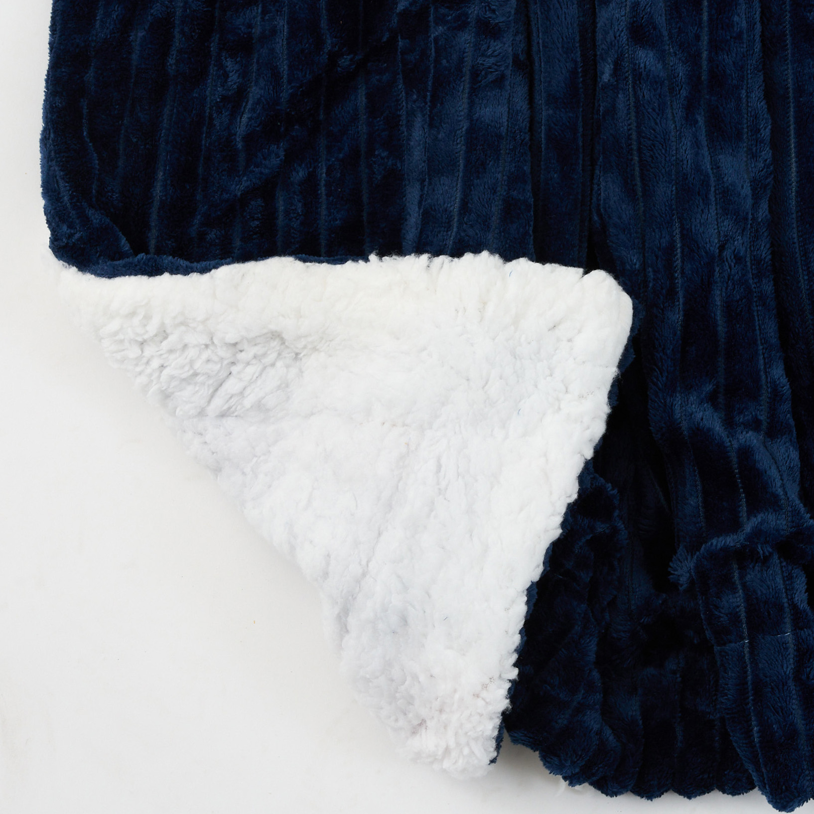 42% off on Sherpa Fleece Throw Blanket | OneDayOnly