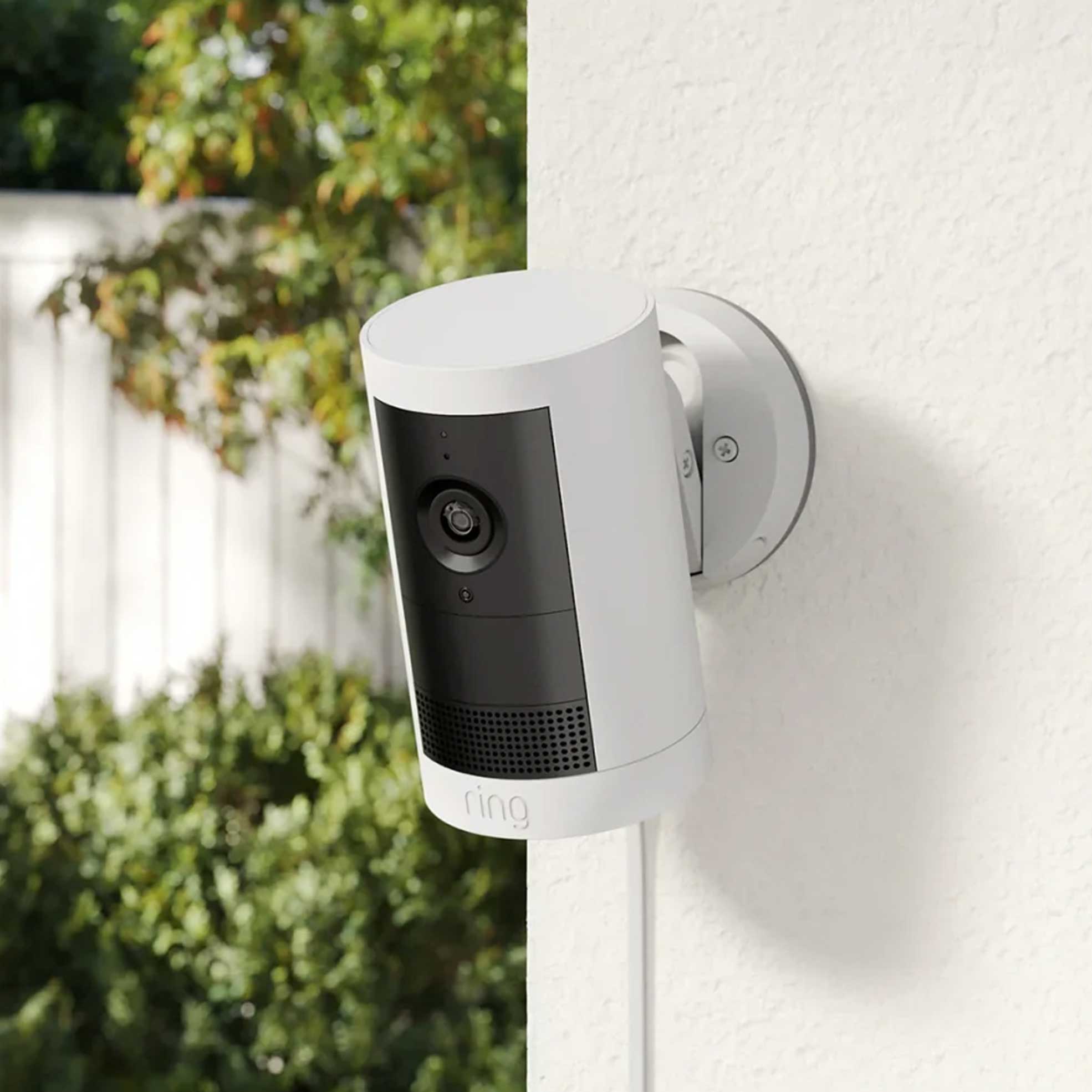 2K Plug-In Smart Outdoor Camera Plus