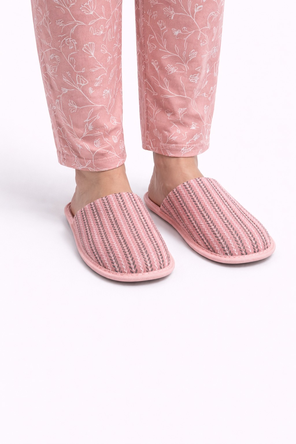 Knit - Pink - Closed Toe