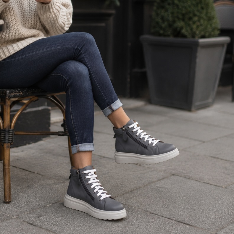 Ladies Genuine Leather Sage Boots
