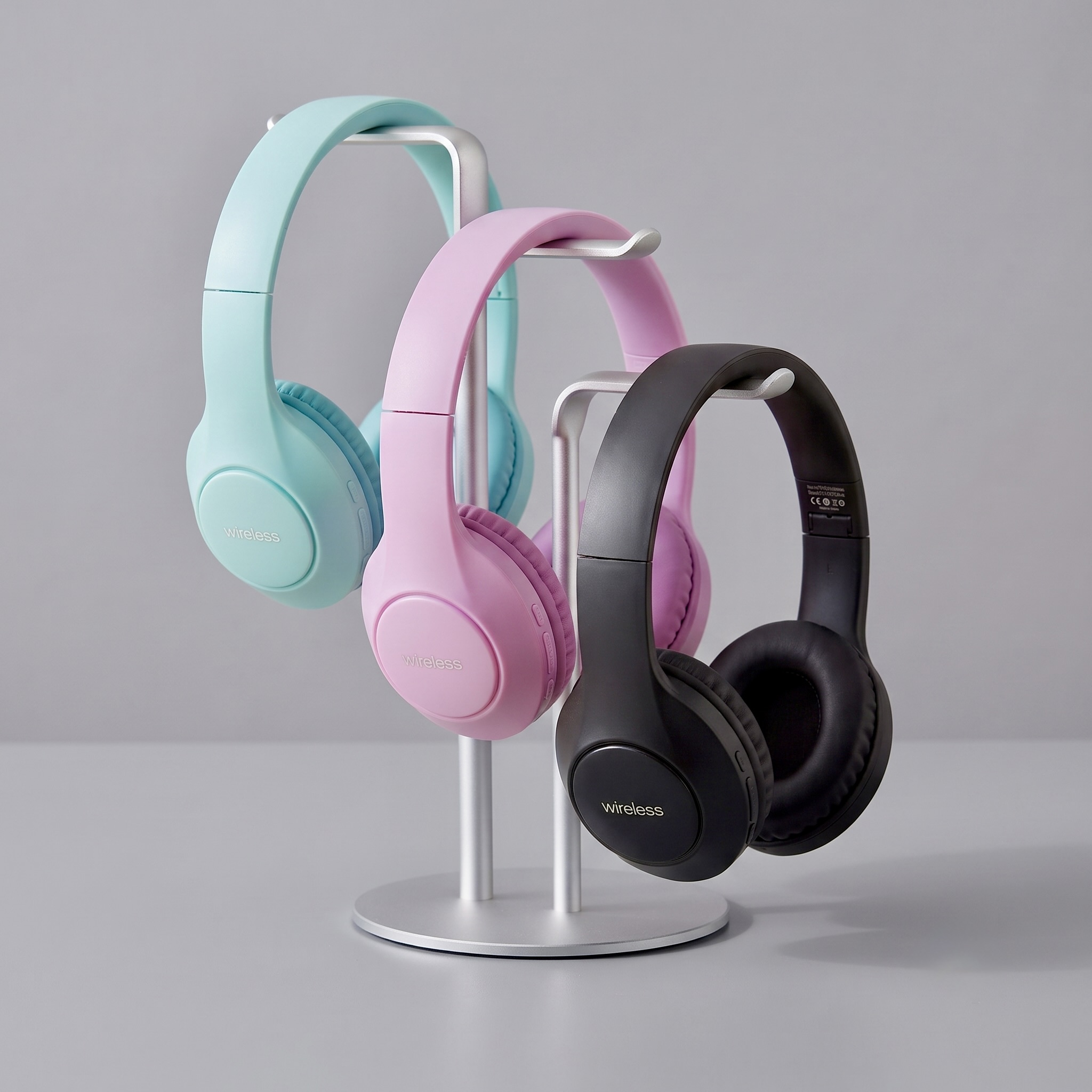 2x Over-Ear Foldable Wireless Headphones