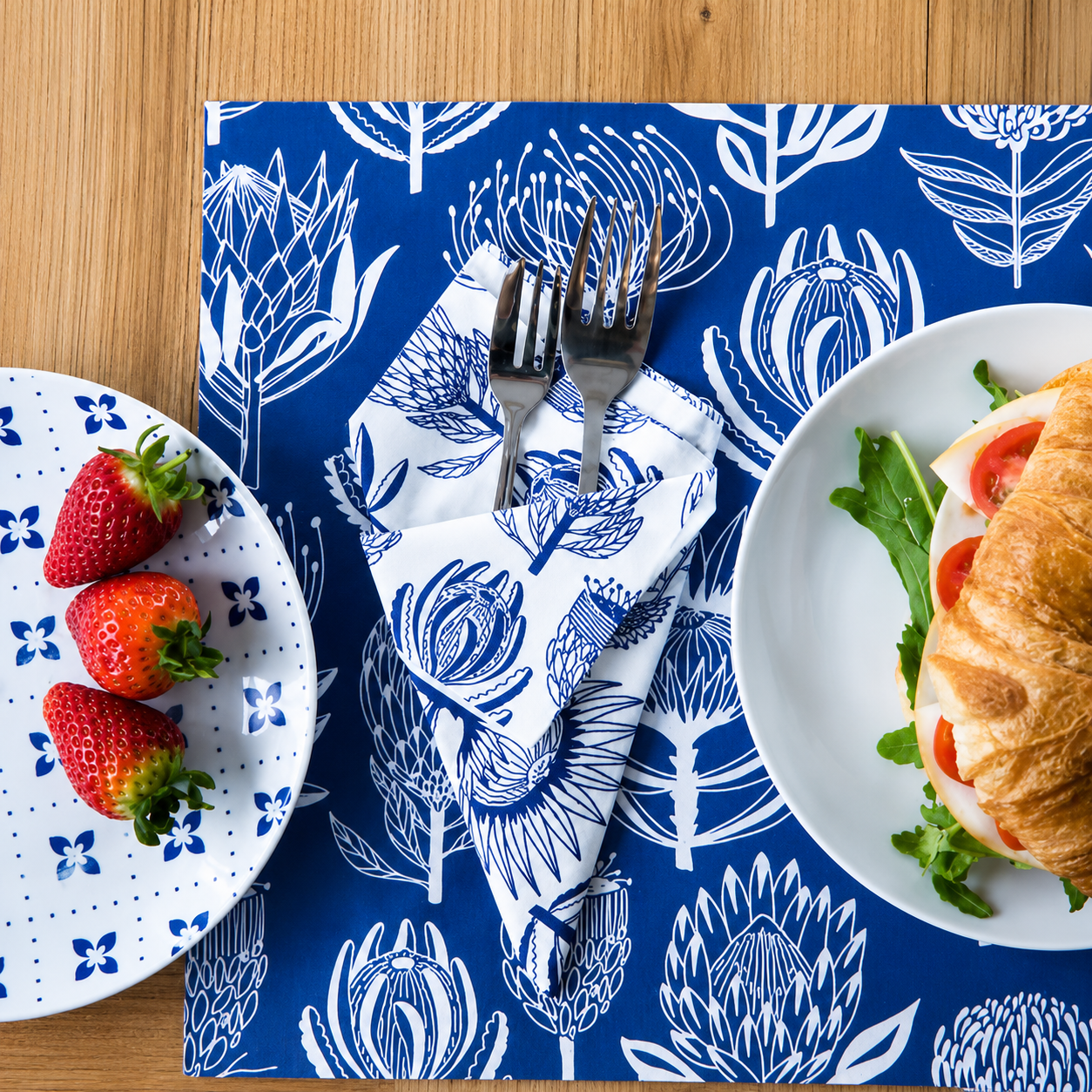 32 or 48x Illustrated Paper Placemats