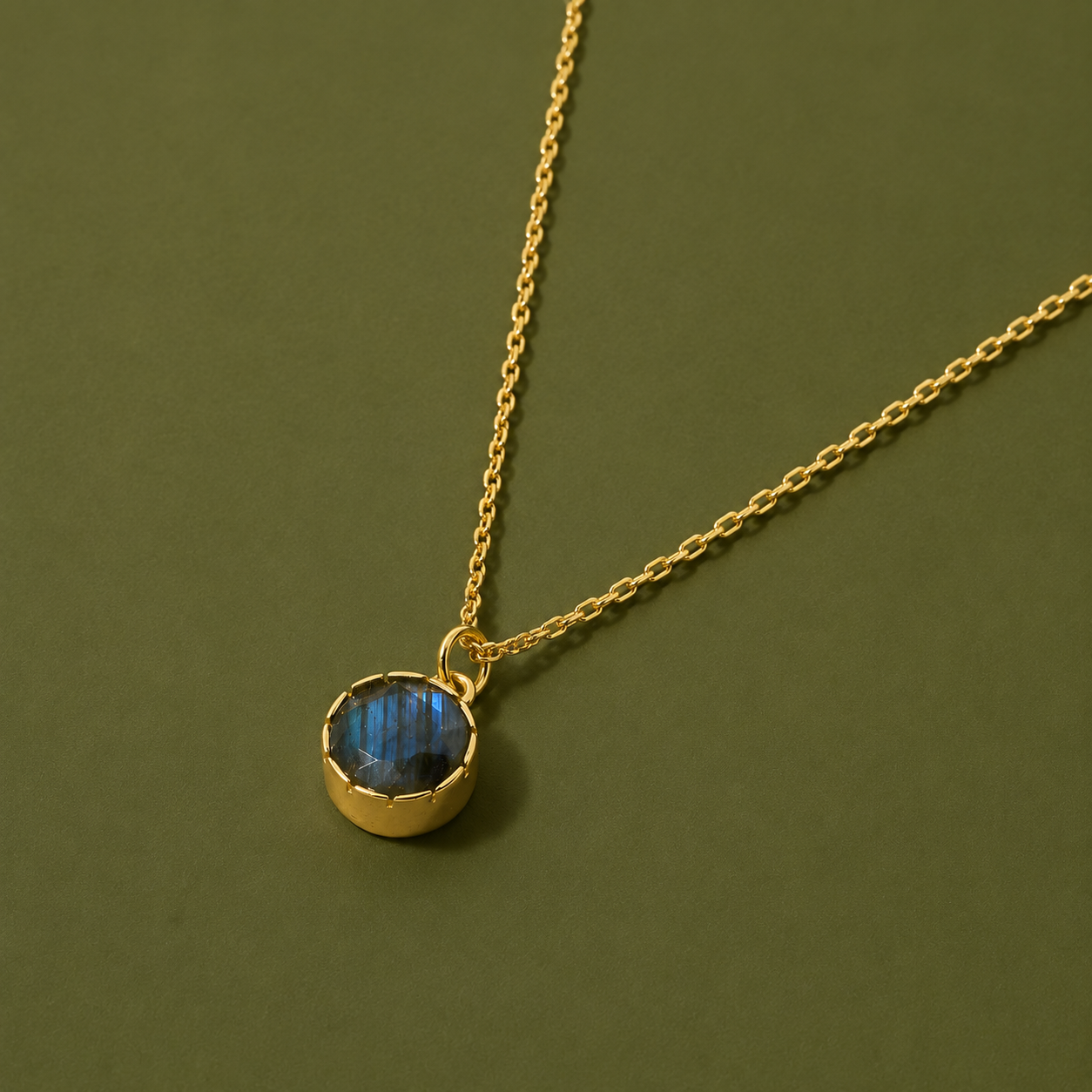 18k Gold-Plated Necklace with Labradorite Pendant
